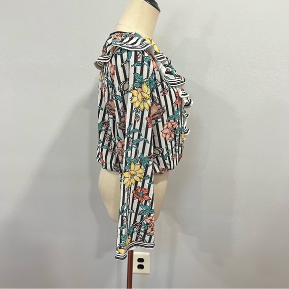 Flying Tomato Floral Outlined Faux Wrap Crop Top With Flare Sleeves - Reemoly - Picture 10 of 12